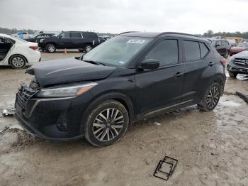  Salvage Nissan Kicks