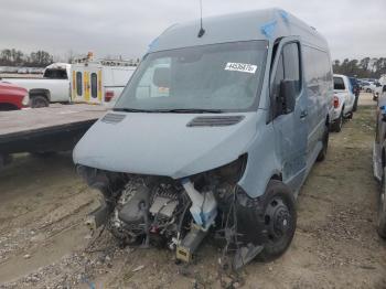  Salvage Mercedes-Benz Sprinter