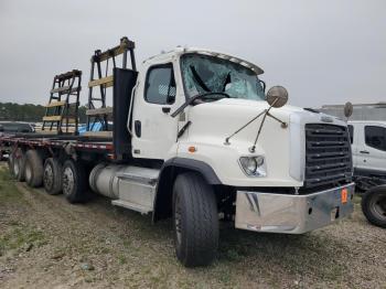  Salvage Freightliner 114sd