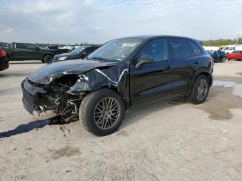  Salvage Porsche Cayenne