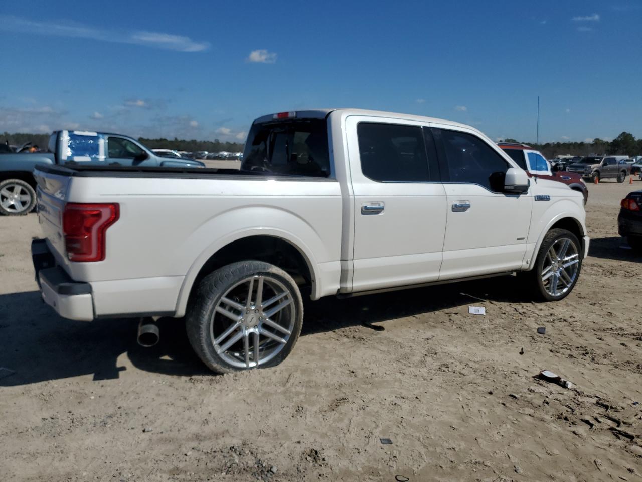 Ford F-150 Supercrew Image 4