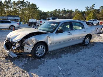  Salvage Lincoln Towncar