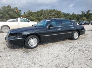  Salvage Lincoln Towncar