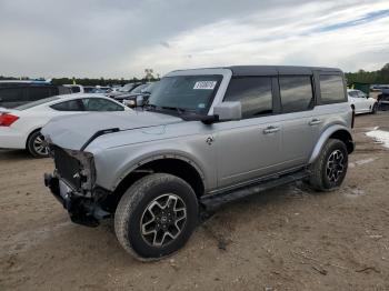  Salvage Ford Bronco