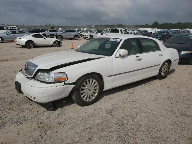  Salvage Lincoln Towncar