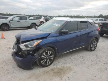  Salvage Nissan Kicks