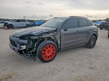  Salvage Porsche Cayenne
