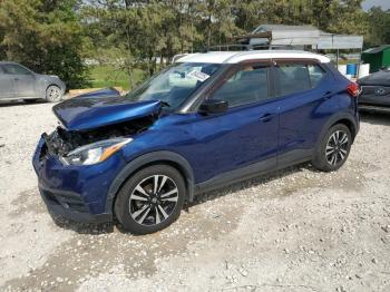  Salvage Nissan Kicks