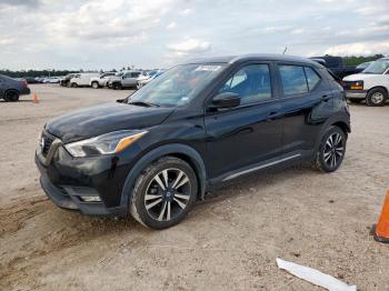  Salvage Nissan Kicks