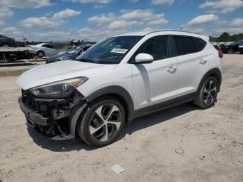  Salvage Hyundai TUCSON