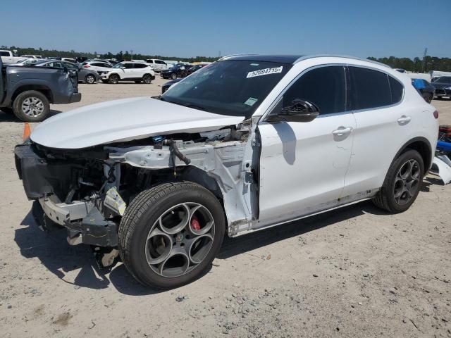  Salvage Alfa Romeo Stelvio