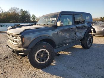  Salvage Ford Bronco