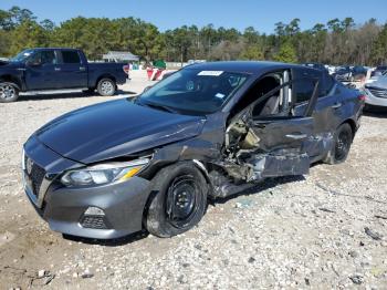  Salvage Nissan Altima