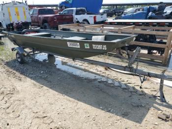  Salvage Aluminum Acraftboat