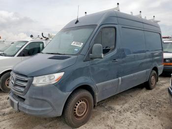  Salvage Mercedes-Benz Sprinter