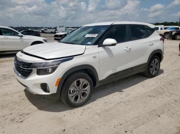  Salvage Kia Seltos