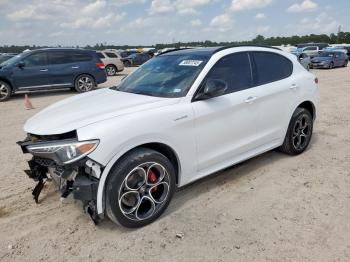  Salvage Alfa Romeo Stelvio