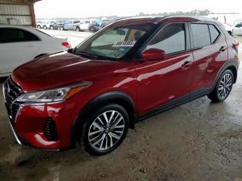  Salvage Nissan Kicks