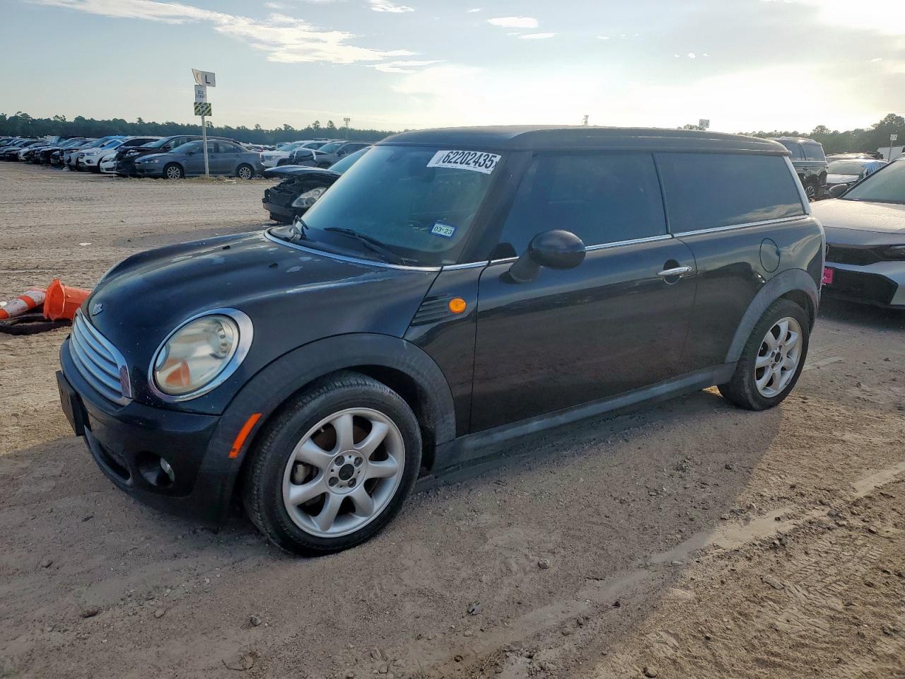 MINI Cooper Clubman Image 1