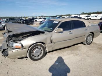  Salvage Lincoln Towncar