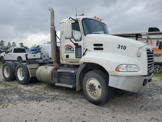  Salvage Mack Cxu613