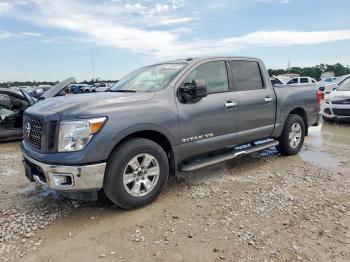  Salvage Nissan Titan