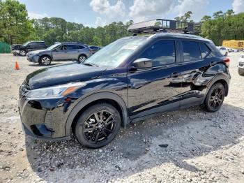  Salvage Nissan Kicks
