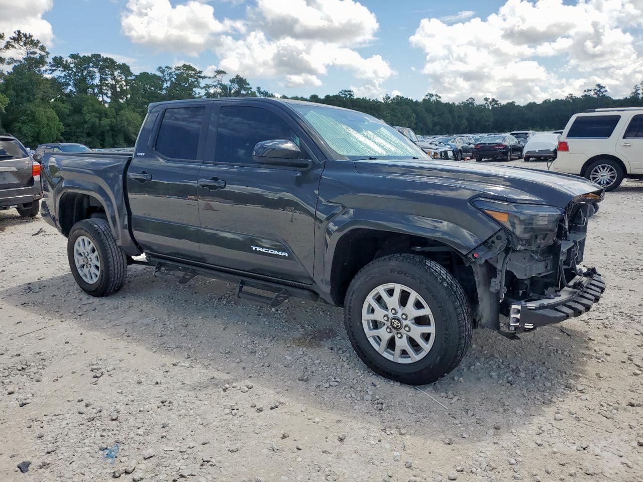 Toyota Tacoma Double Cab Image 3