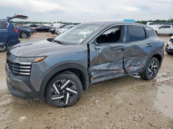  Salvage Nissan Kicks