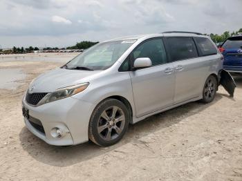  Salvage Toyota Sienna