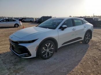  Salvage Toyota Crown Xle