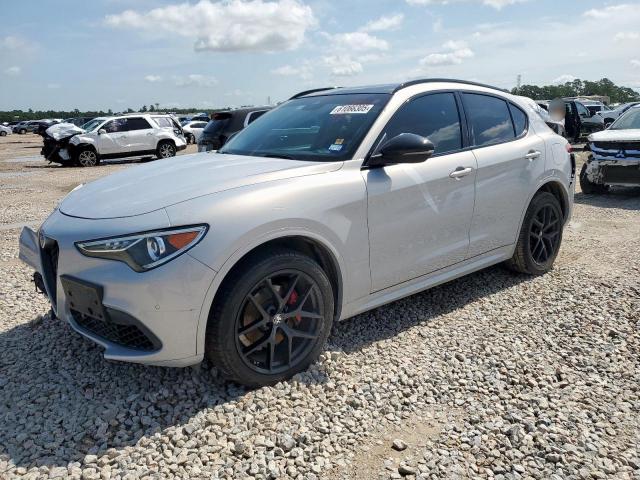  Salvage Alfa Romeo Stelvio
