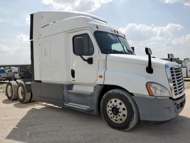  Salvage Freightliner Cascadia 1