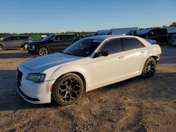  Salvage Chrysler 300