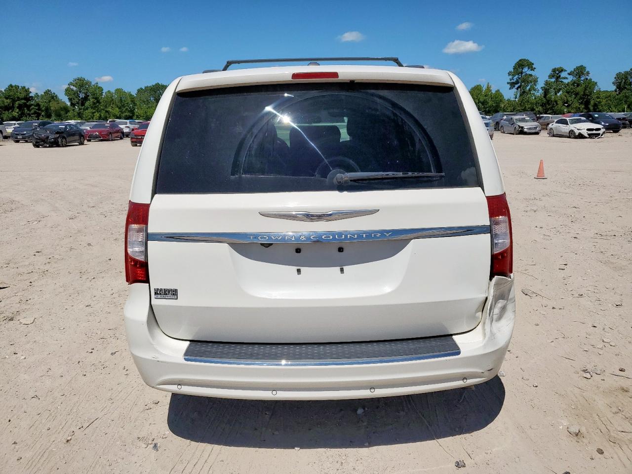 Chrysler Minivan Touring L Image 12