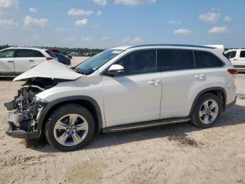  Salvage Toyota Highlander