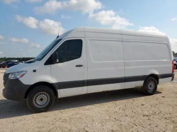  Salvage Mercedes-Benz Sprinter