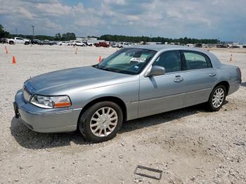  Salvage Lincoln Towncar