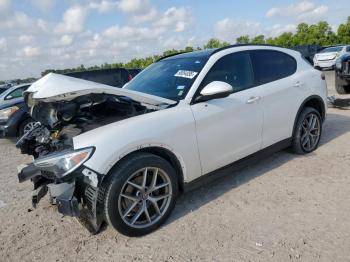  Salvage Alfa Romeo Stelvio