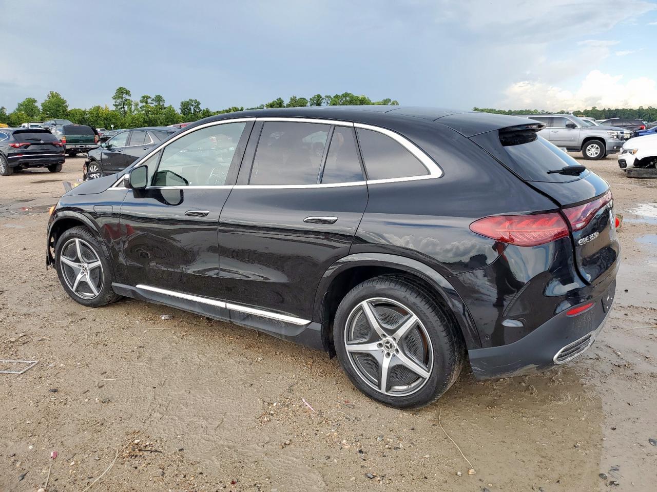 Mercedes-Benz EQE 350+ Image 11