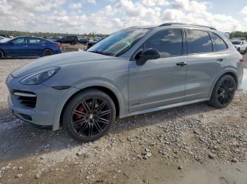  Salvage Porsche Cayenne
