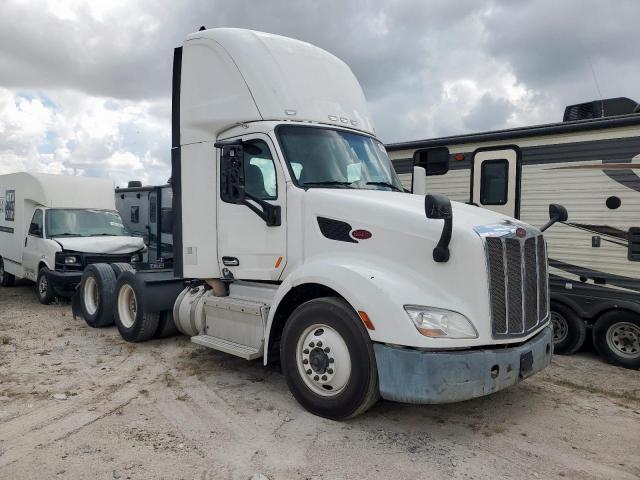  Salvage Peterbilt Tractor 579
