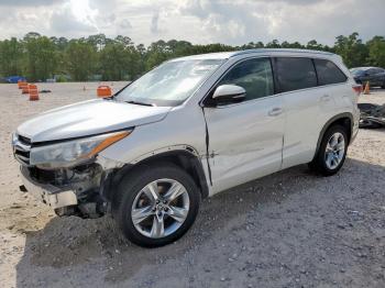  Salvage Toyota Highlander