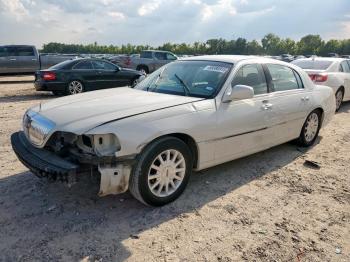  Salvage Lincoln Towncar
