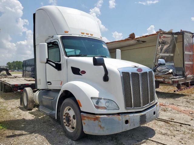  Salvage Peterbilt Tractor 579