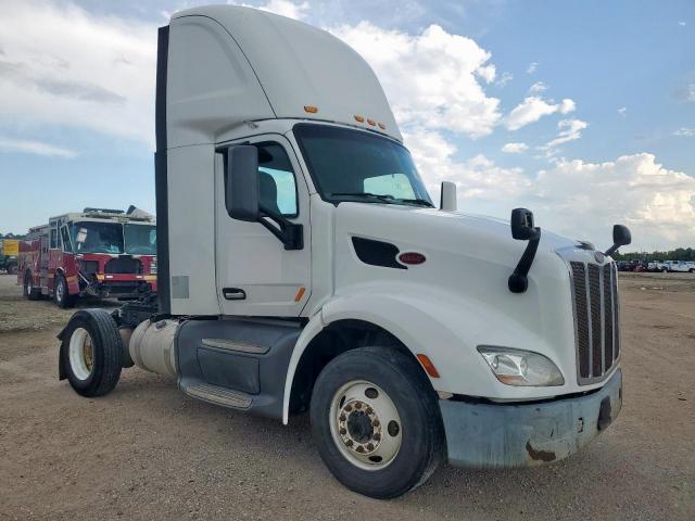  Salvage Peterbilt Tractor 579