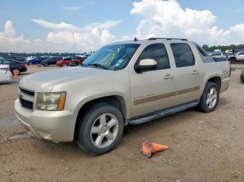  Salvage Chevrolet Avalanche