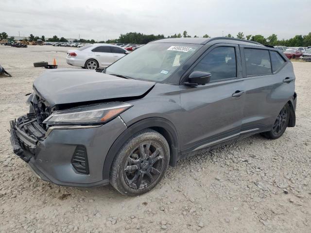  Salvage Nissan Kicks