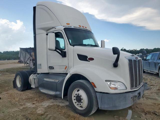  Salvage Peterbilt Tractor 579