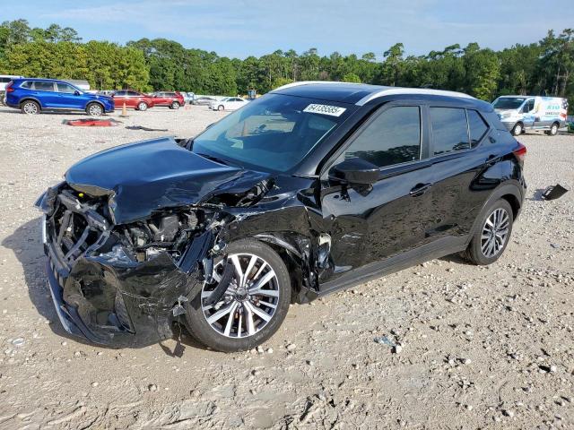  Salvage Nissan Kicks